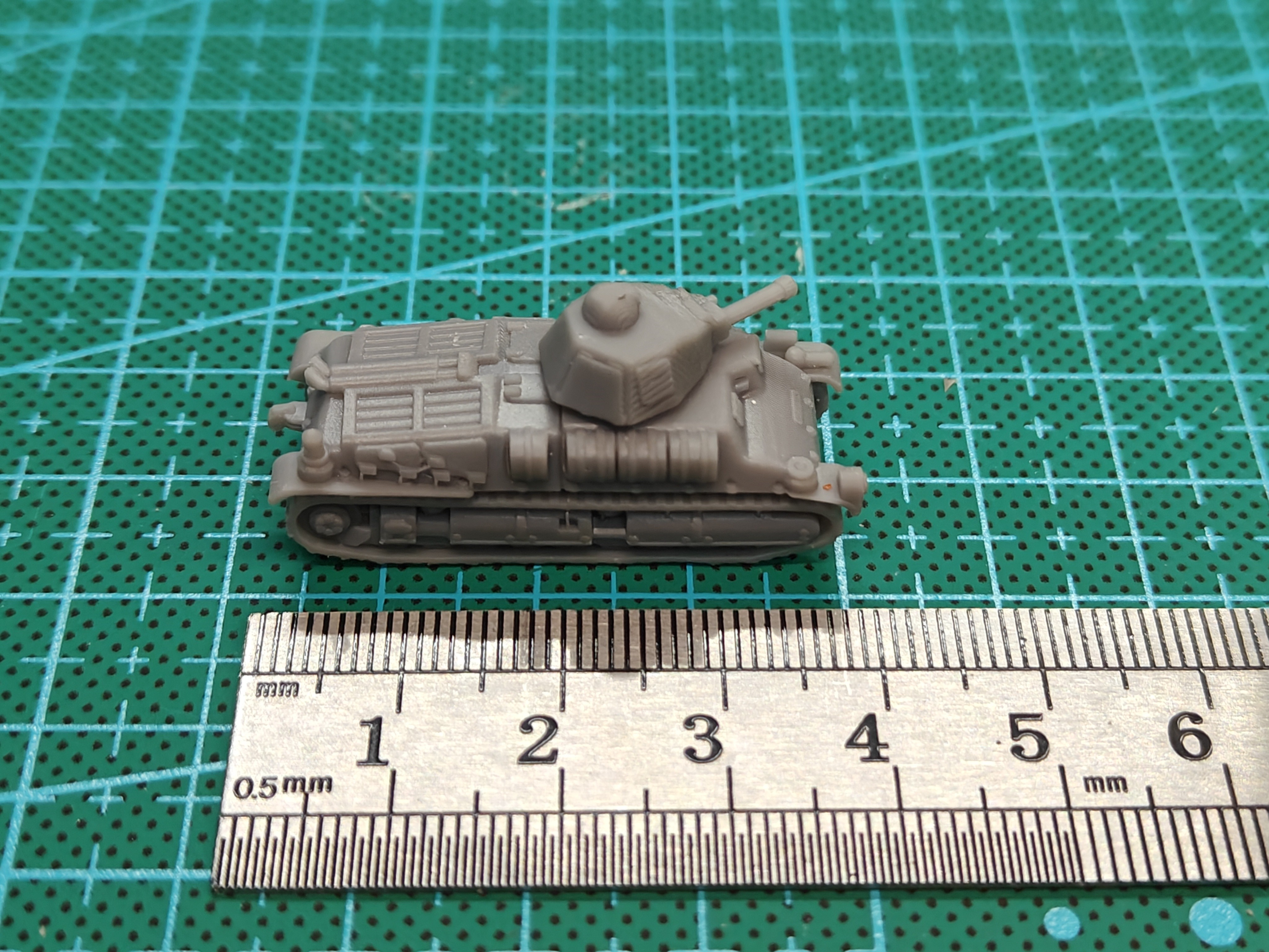 Model Kit Battleship - 1/144 Scale Somua s35 Tank MODEL