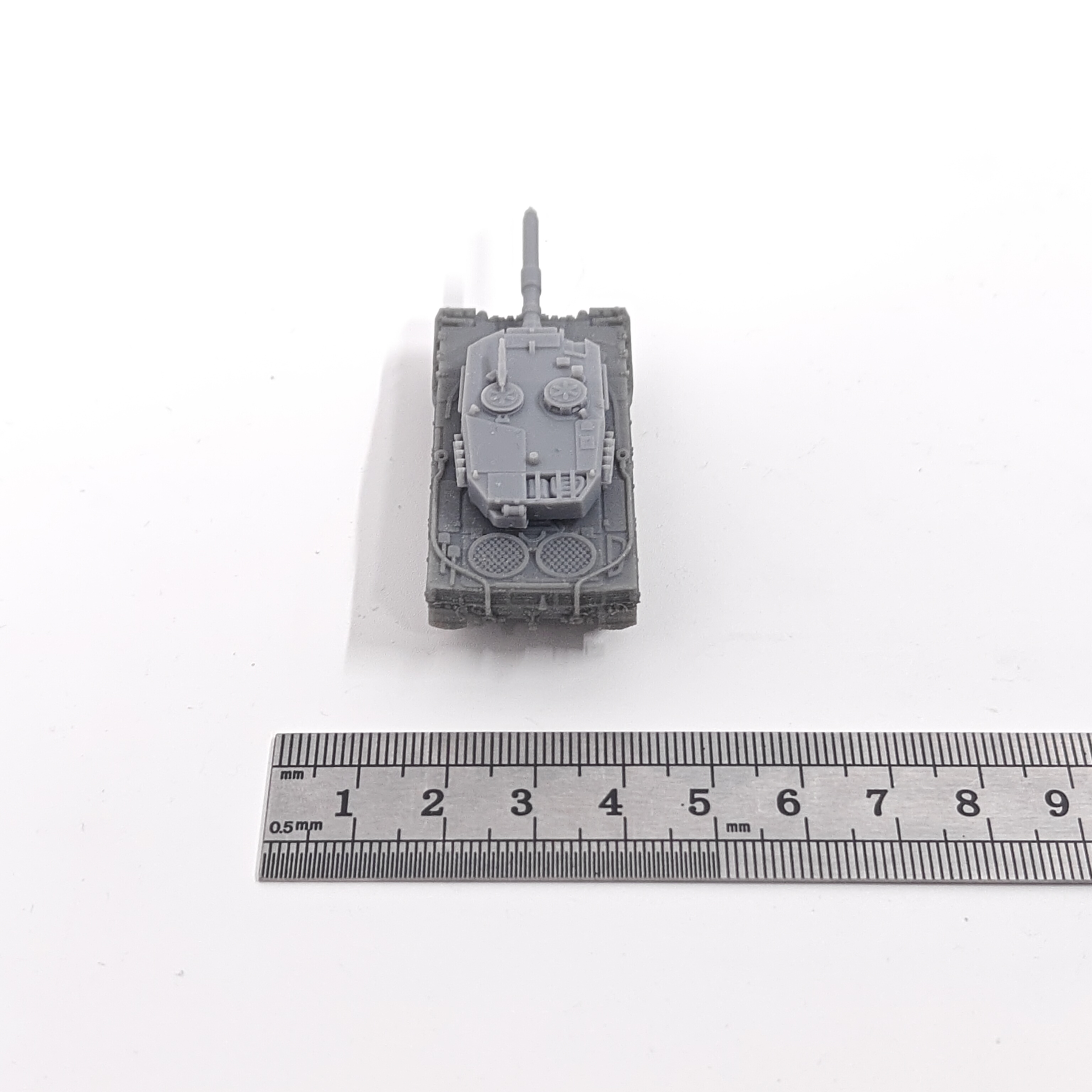 1/144 Scale Leopard 2 Main Bat - огляд і ціна Model Kit Battleship