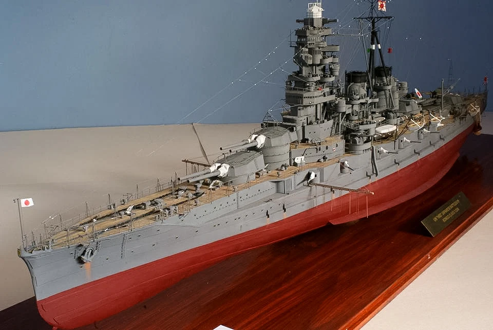 1:200 Scale WW2 Battleship Hie - огляд і ціна Model Kit Battleship