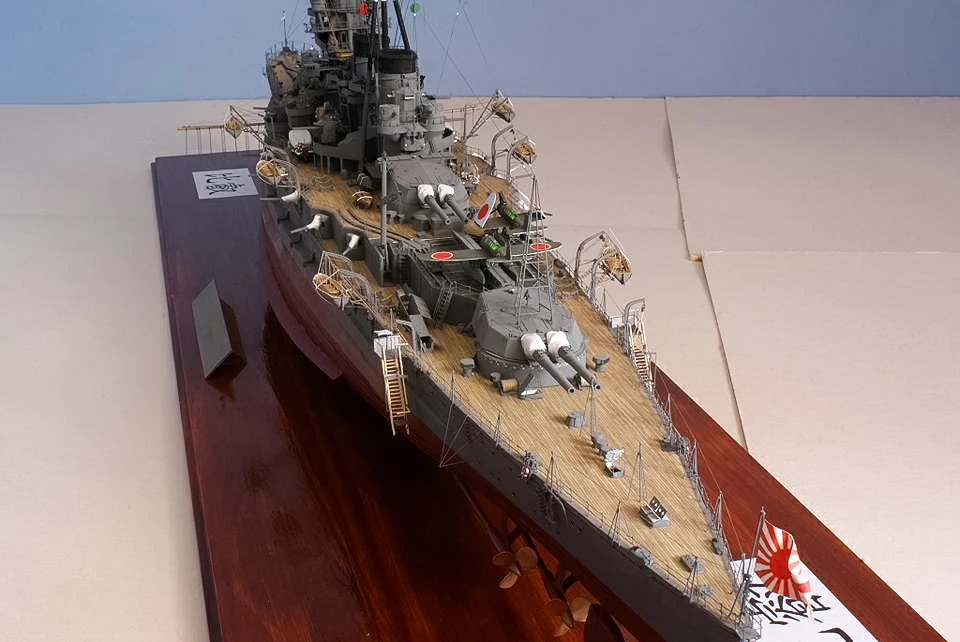 1:200 Scale WW2 Battleship Hie - огляд і ціна Model Kit Battleship